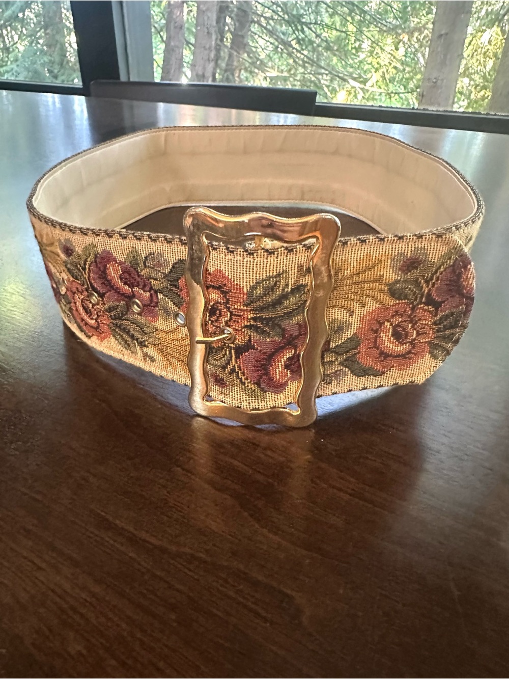 Vintage women’s wide floral tapestry belt big gold buckle Made in Italy EUC M